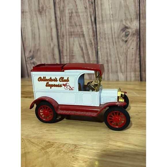 ERTL1:25 Replica Ford, 1913 Model T Coin Bank, Collectors Club Express •1980s - Picture 1 of 7